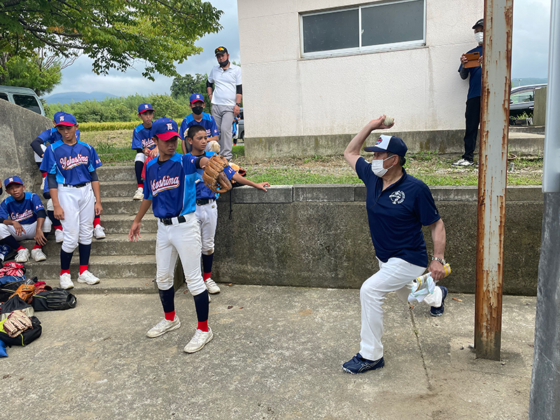 第13回佐渡大会_指導をする村田兆治氏